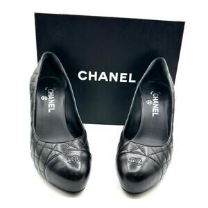Chanel Women's Black Quilted Lambskin Leather Cap Toe Pump Heels Size 38